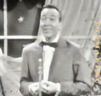 EUROVISION FRANCE 1958 - Andre Claveau - Dors Mon Amour.JPG